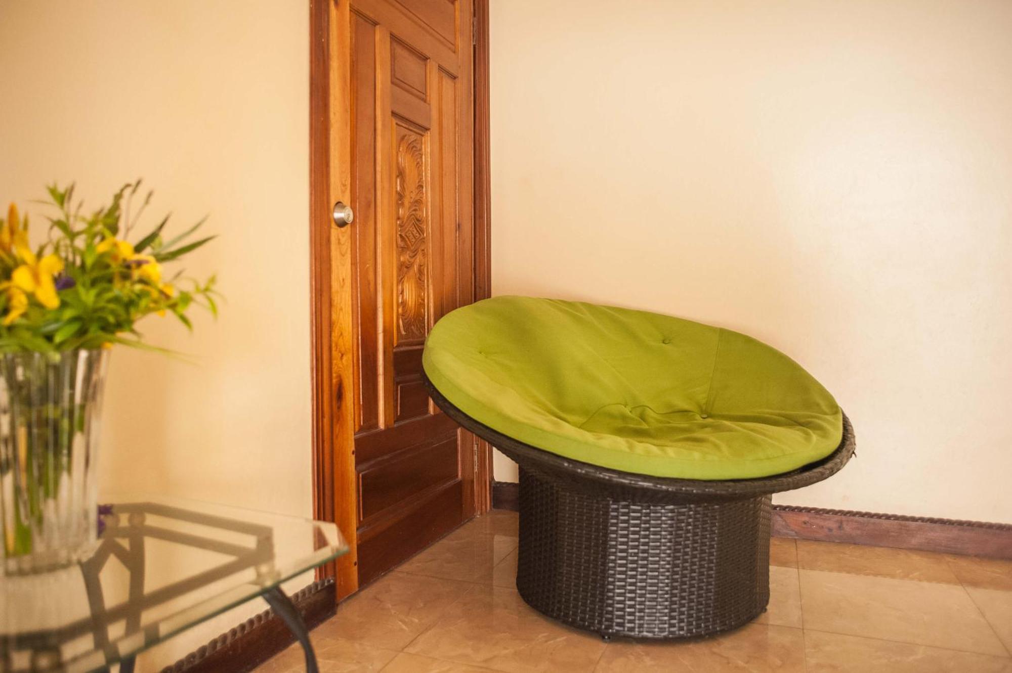 Clarridge View Guesthouse Montego Bay Exterior photo