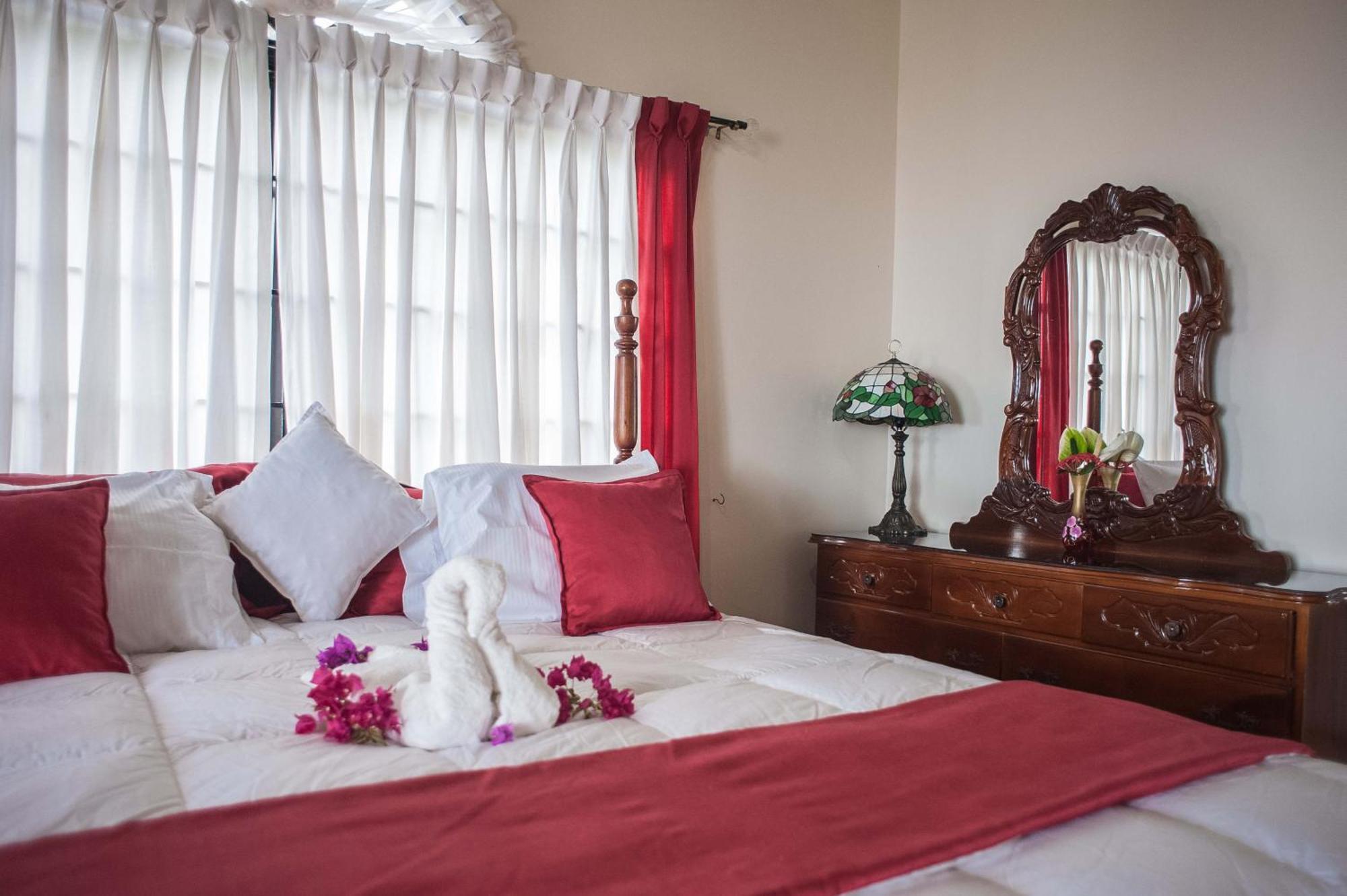 Clarridge View Guesthouse Montego Bay Exterior photo