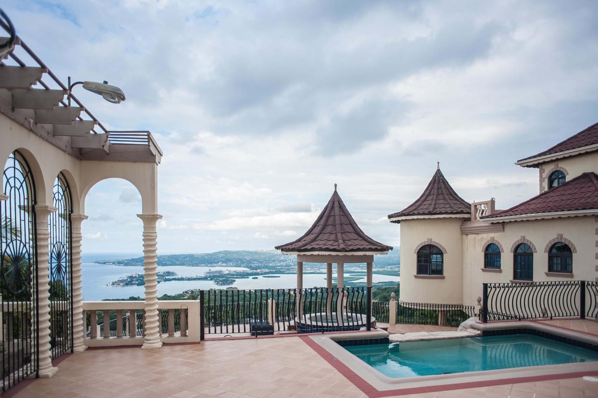 Clarridge View Guesthouse Montego Bay Exterior photo