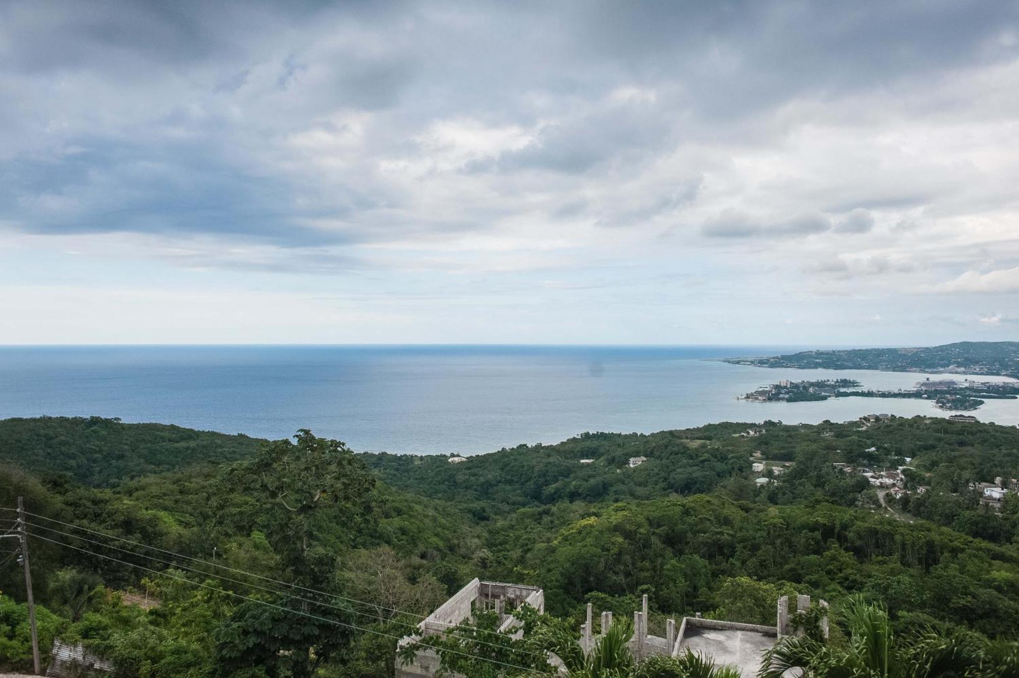Clarridge View Guesthouse Montego Bay Exterior photo