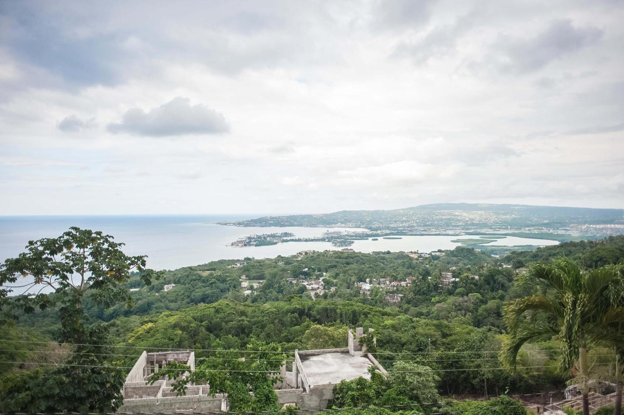 Clarridge View Guesthouse Montego Bay Exterior photo