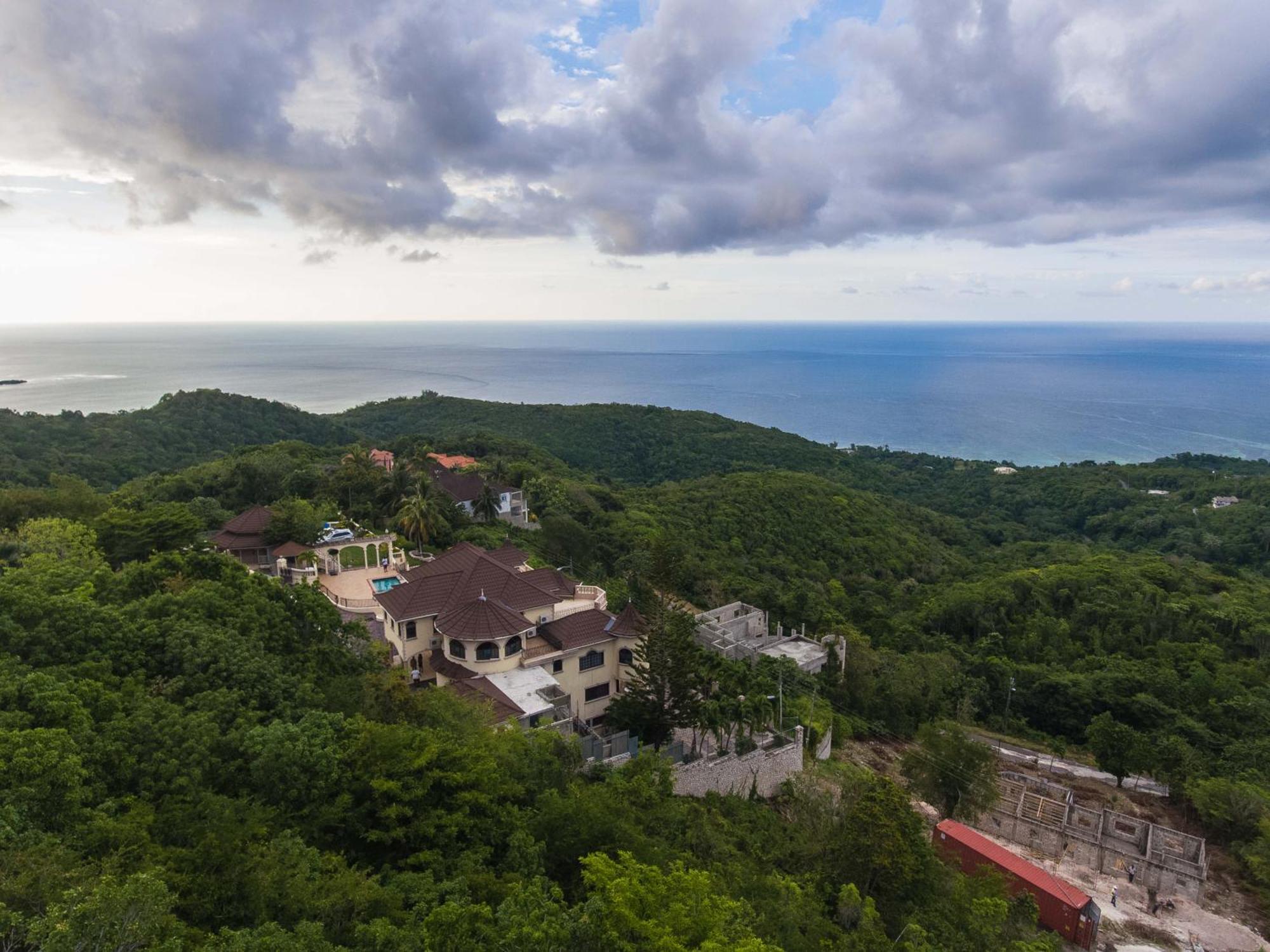 Clarridge View Guesthouse Montego Bay Exterior photo